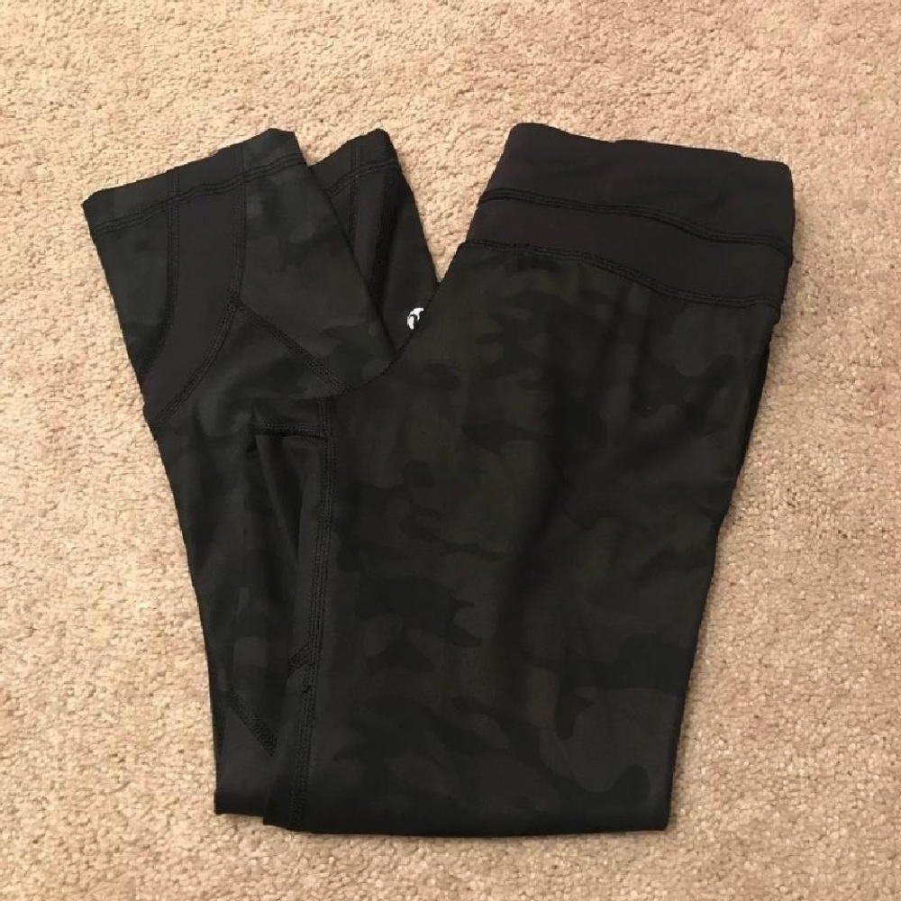 Lululemon Camo Run Inspire Crop